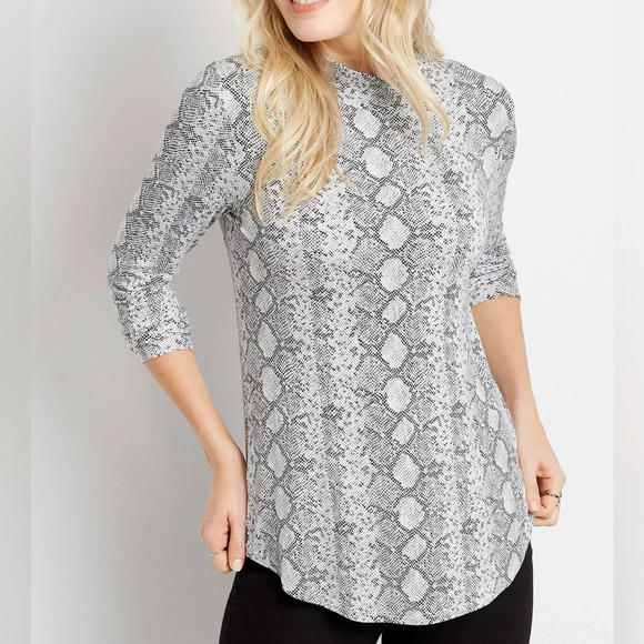 Maurices 24/7 White & Gray Snakeskin Mock Neck Long Sleeve Tee Medium Women’s - Picture 11 of 11